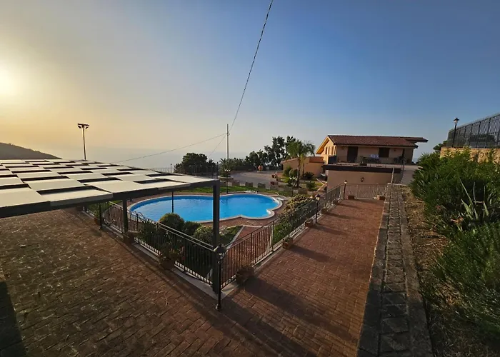 Sea Terrace Чефалу